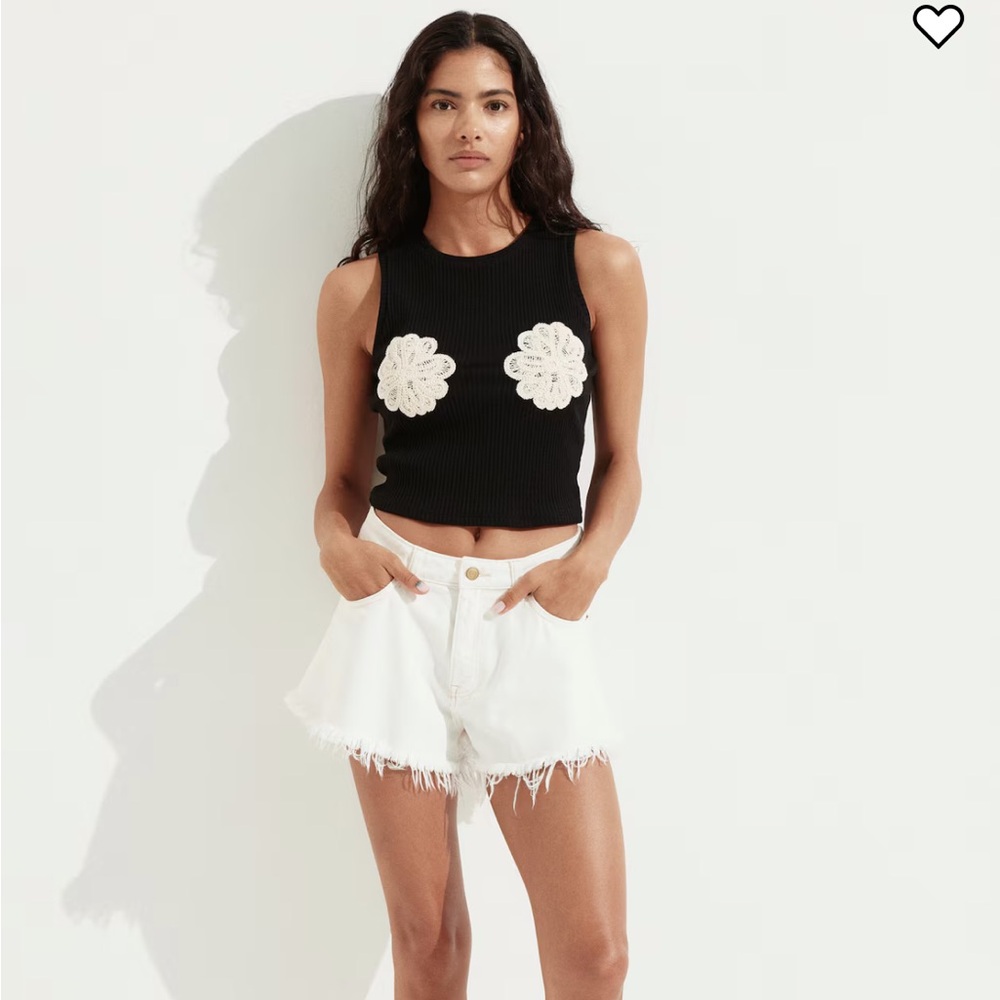 H&M APPLIQUÉD CROPPED TANK TOP